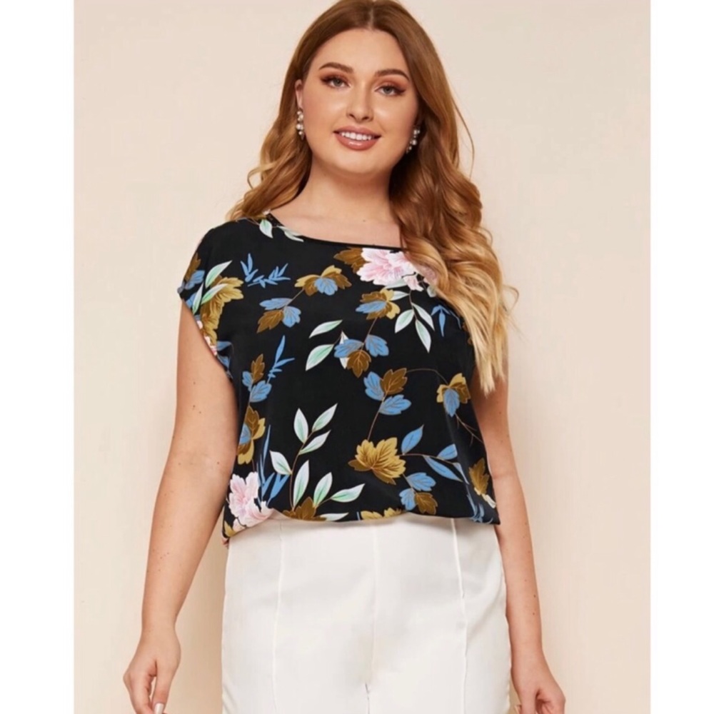 NWOT Shein Floral Top